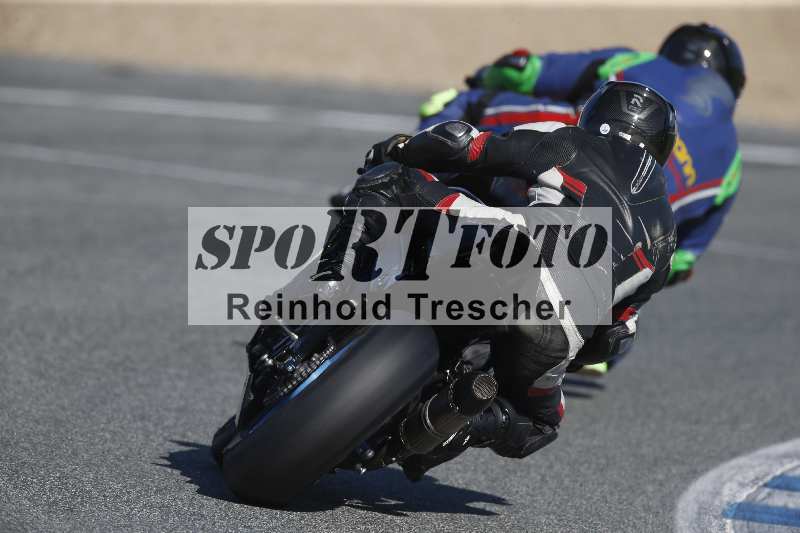 /Archiv-2024/01 26.-28.01.2024 Moto Center Thun Jerez/Gruppe gruen-green/backside